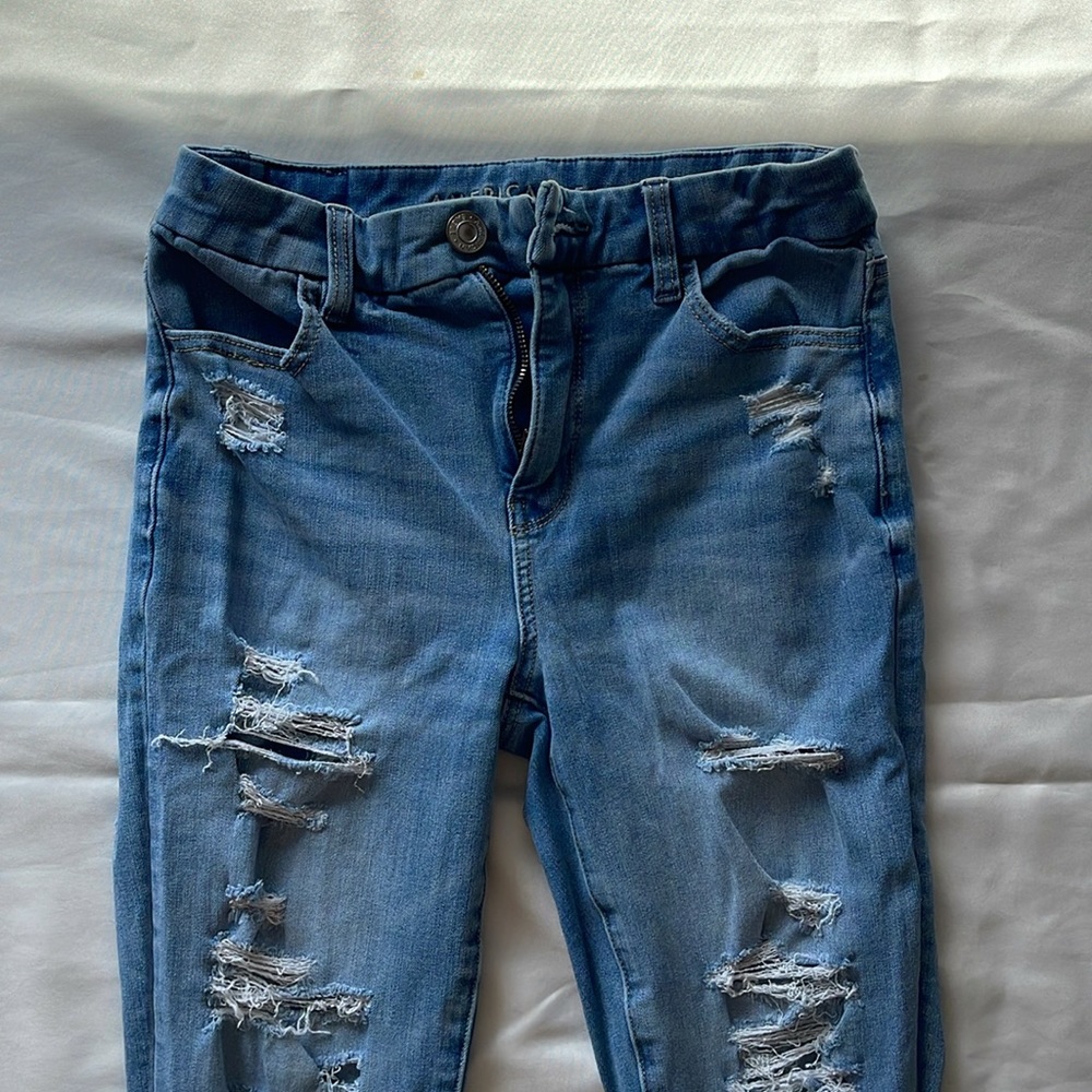 American Eagle, size 2, distressed jegging